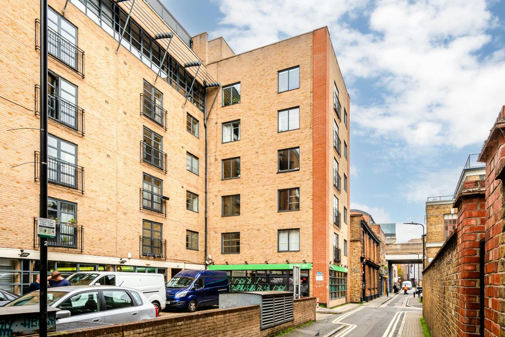 Property photo 1 of 5 Batemans Row 16 Low Res 6.Jpg