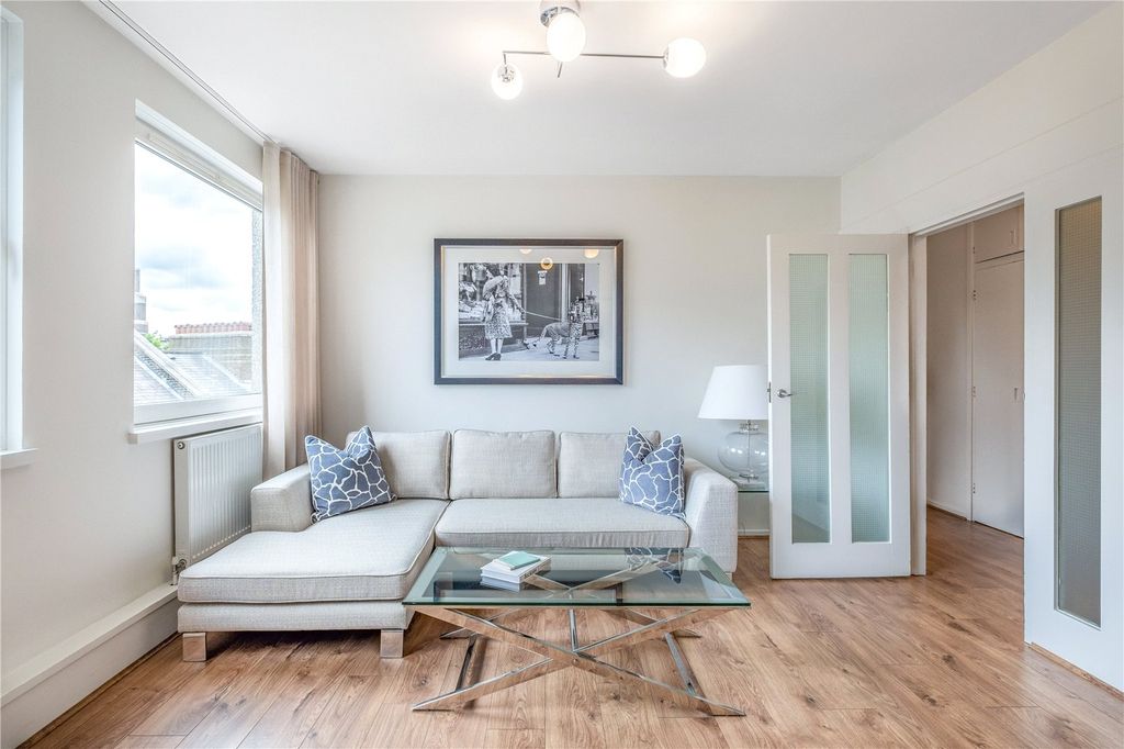 Property photo 3 of 19 Picture No. 30