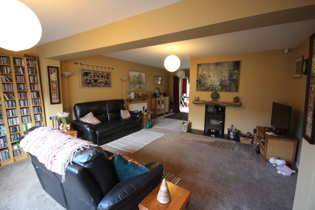 Property photo 3 of 14 Living Room