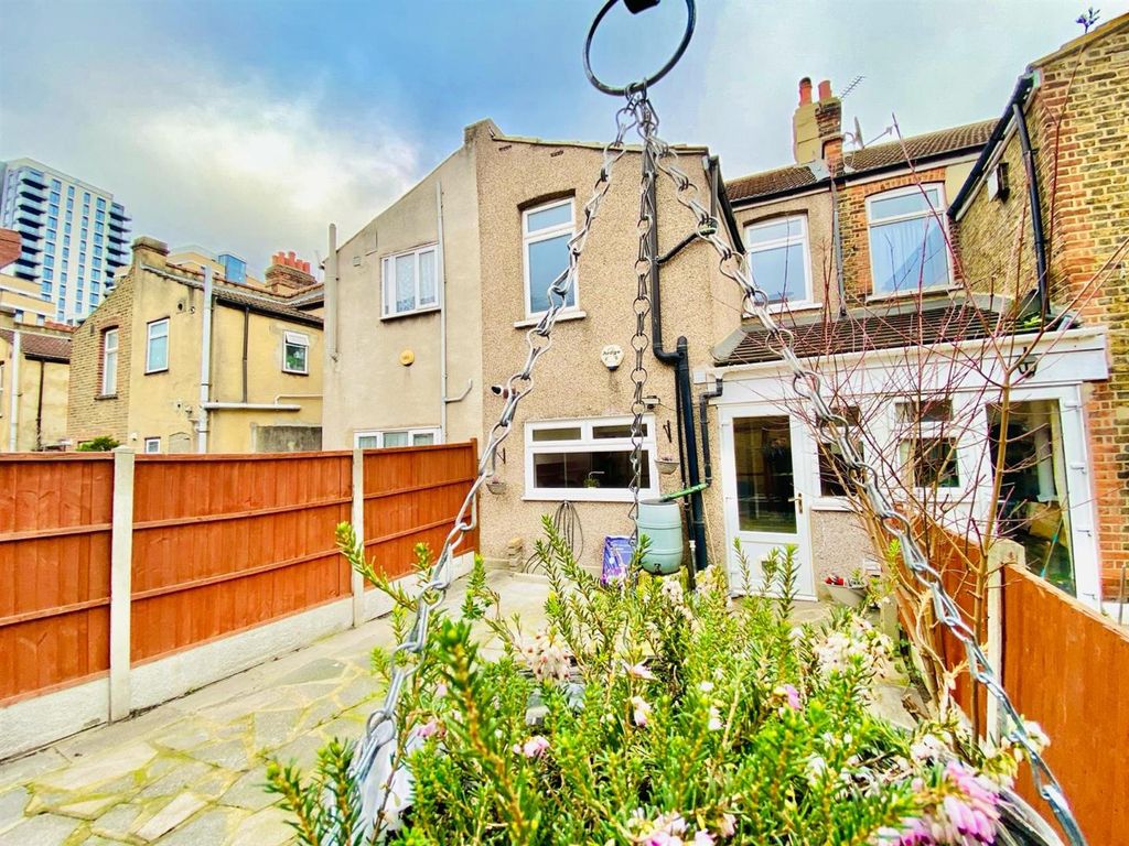Property photo 2 of 11 02.Jpg