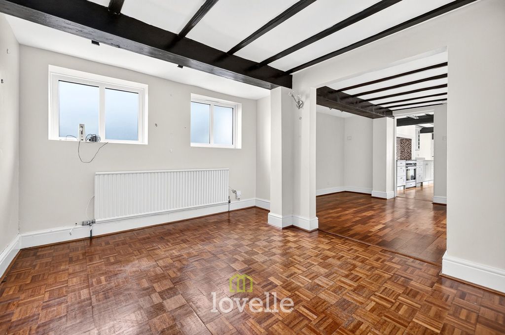 Property photo 2 of 37