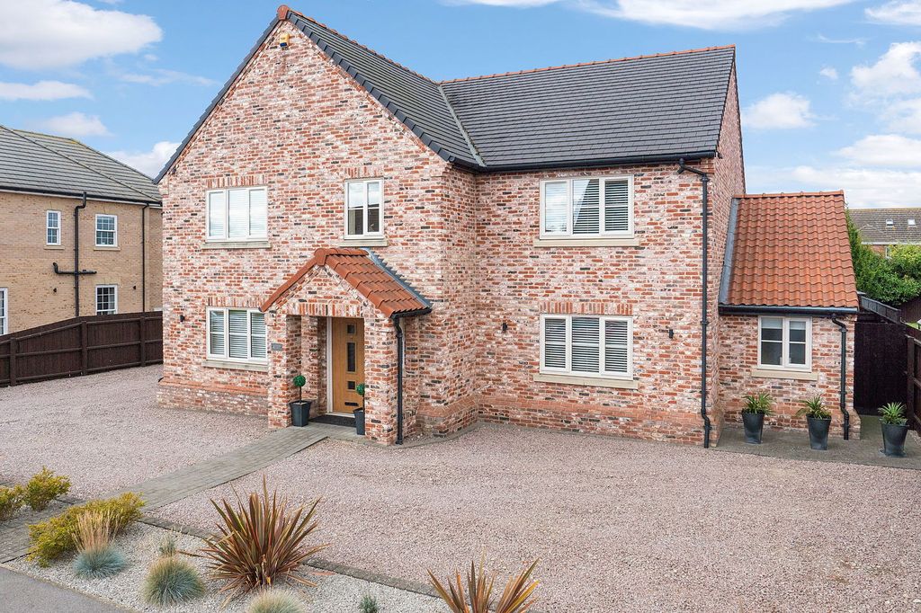 Property photo 1 of 50