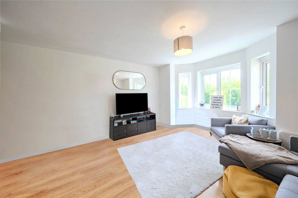 Property photo 2 of 9 Picture No. 21
