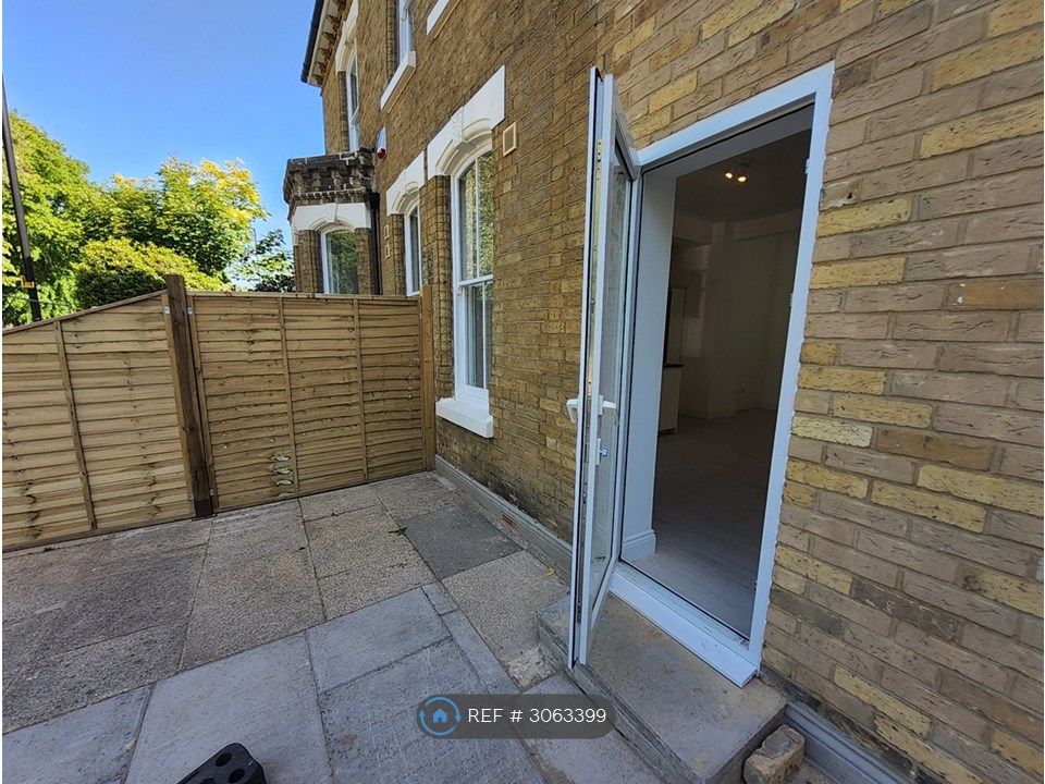 Property photo 1 of 28
