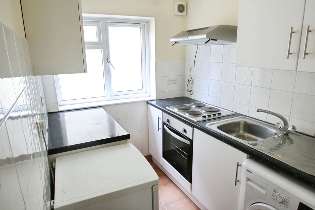Property photo 2 of 4 Kitchen