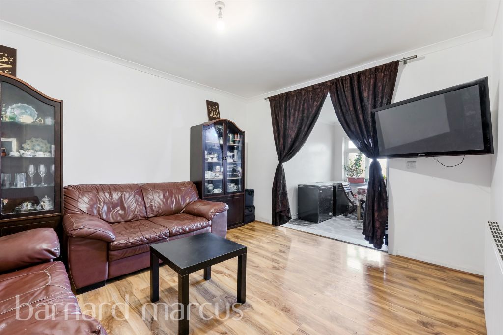 Property photo 3 of 12