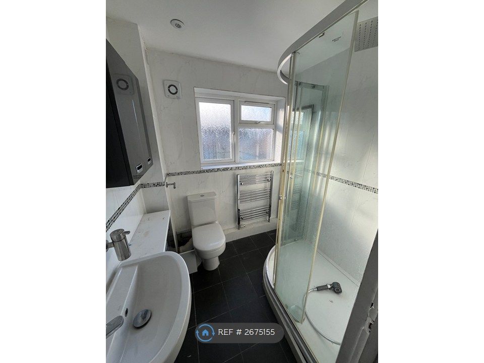 Property photo 3 of 8 Bathroom