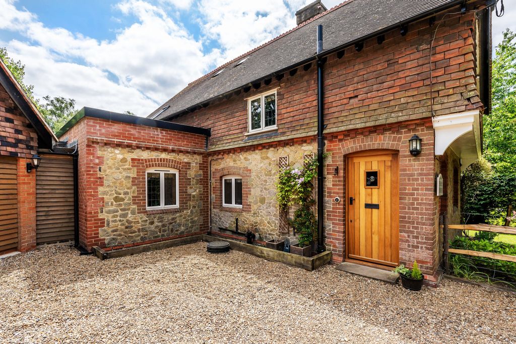 Additional image 24 of 4 bed country house for saleItchingwood Common Road, Limpsfield, Oxted, Surrey RH8