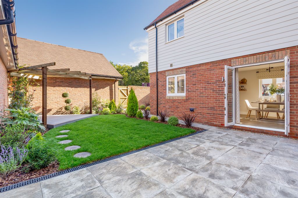 Property photo 2 of 18