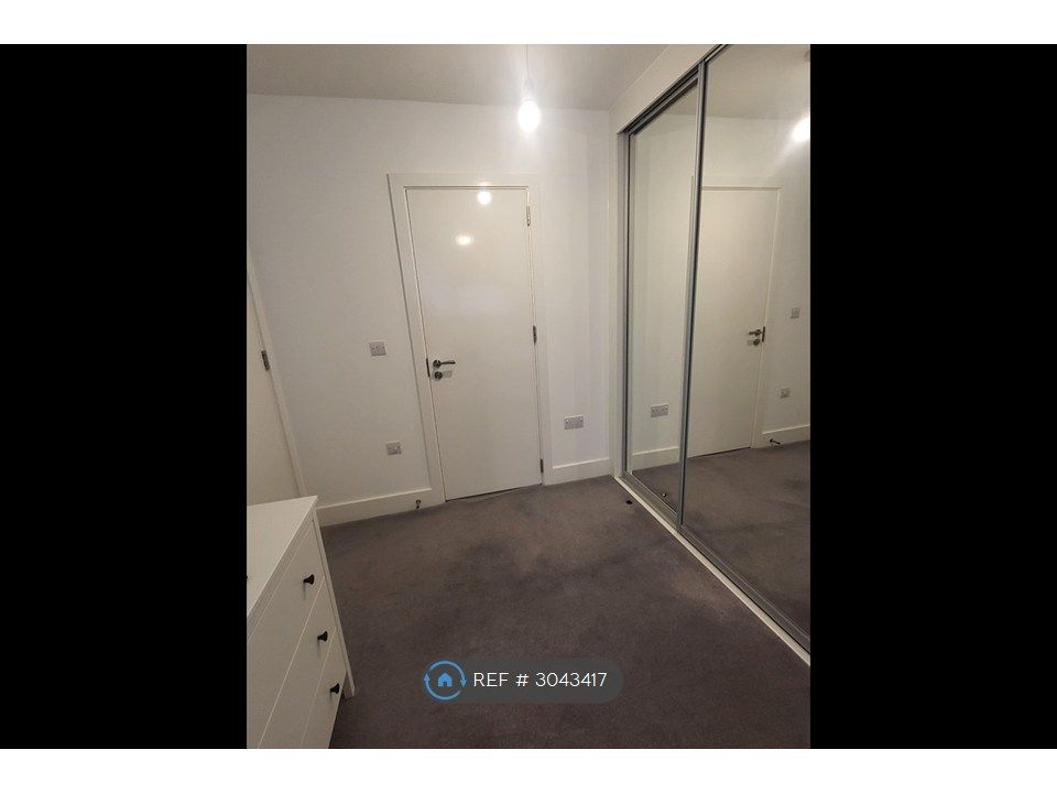Property photo 3 of 7 Private Toilet