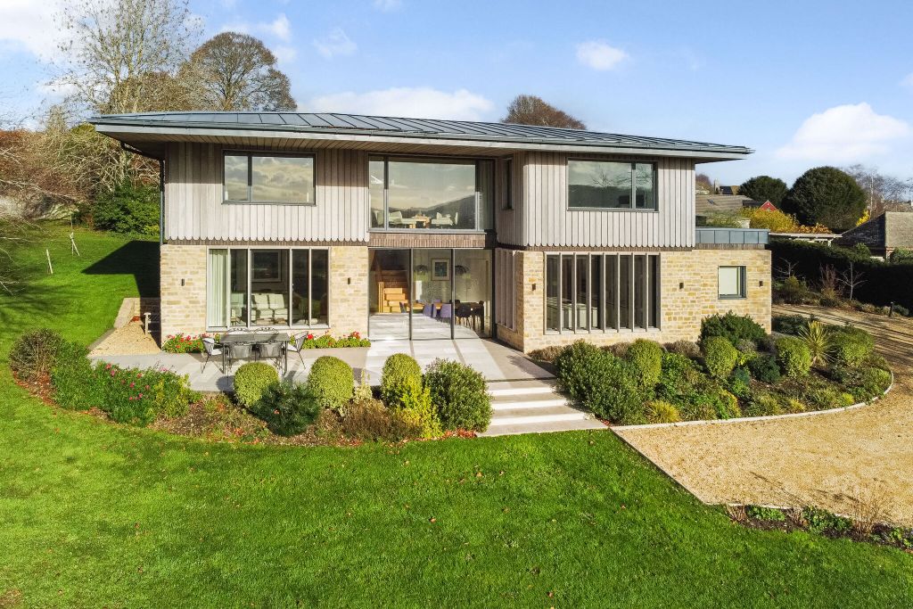 Property photo 1 of 31 Front