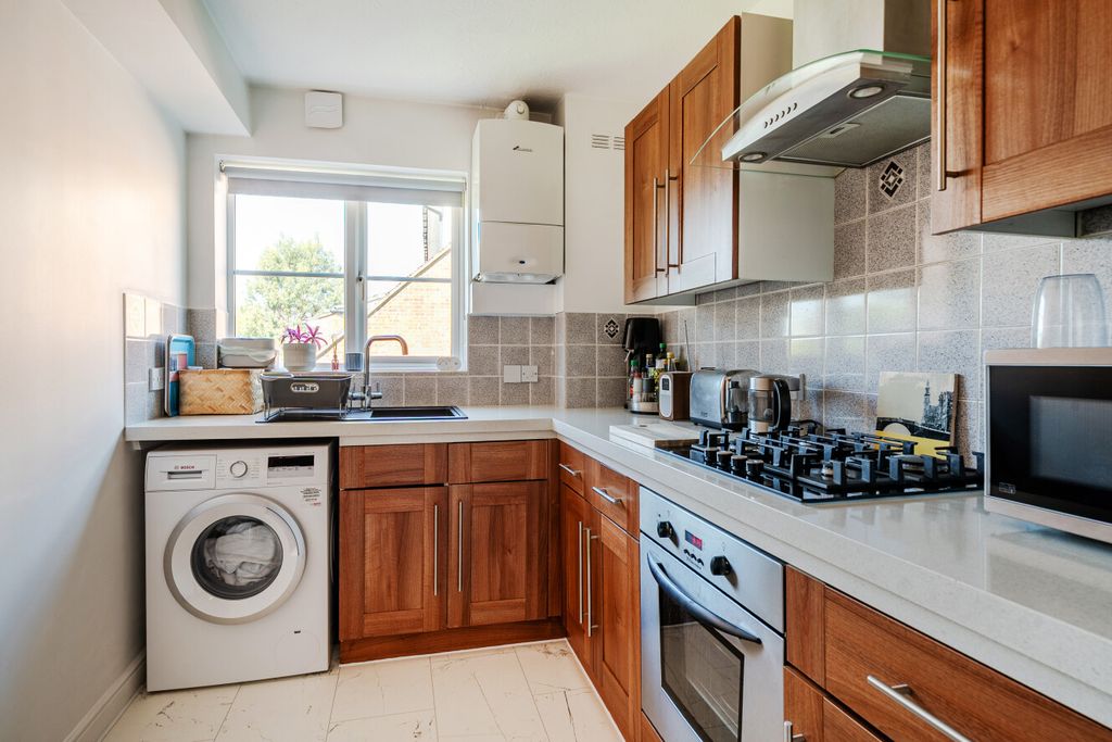 Property photo 3 of 15 1431072-8-69E9Ef5...