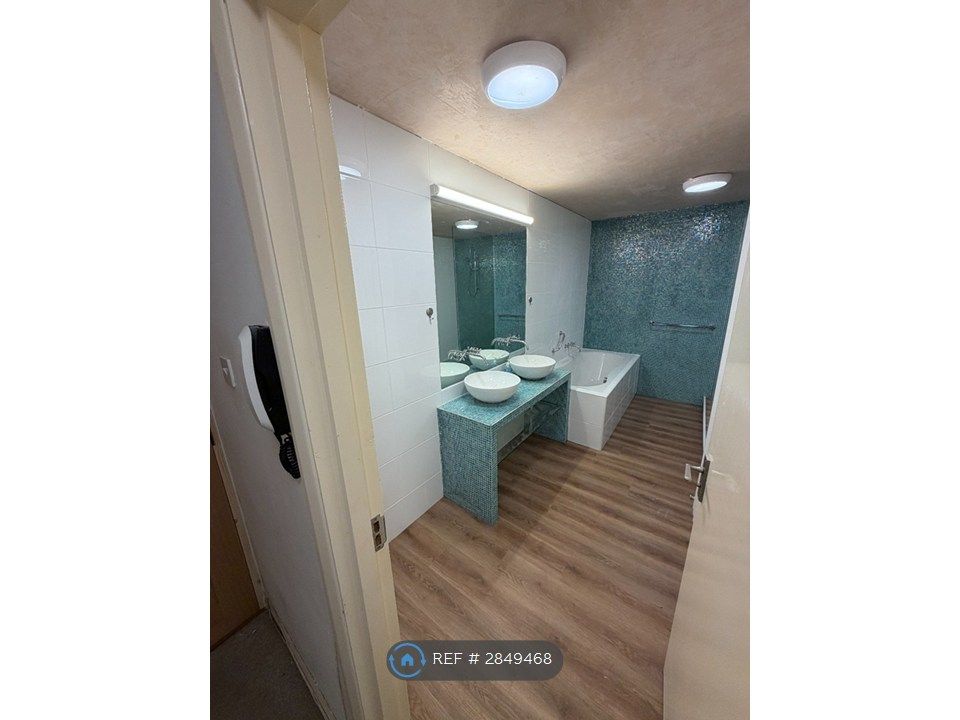 Property photo 3 of 5 Bathroom