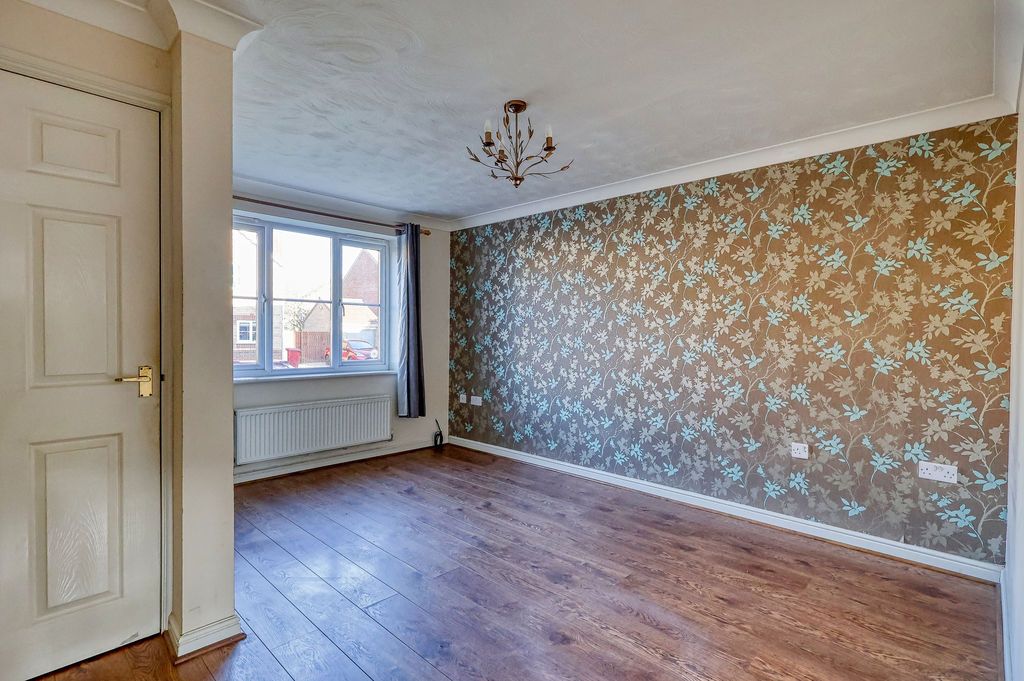 Property photo 2 of 10 Lounge