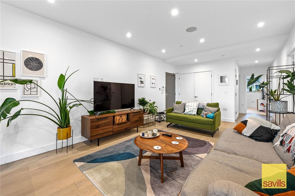 Property photo 1 of 18 Reception