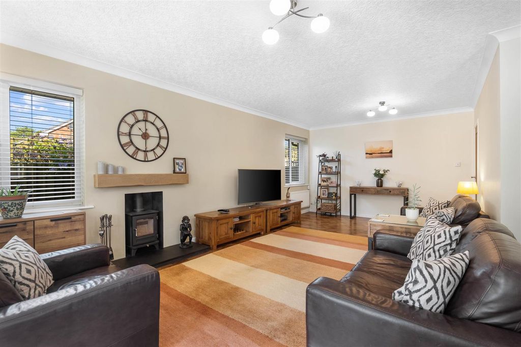 Property photo 2 of 23