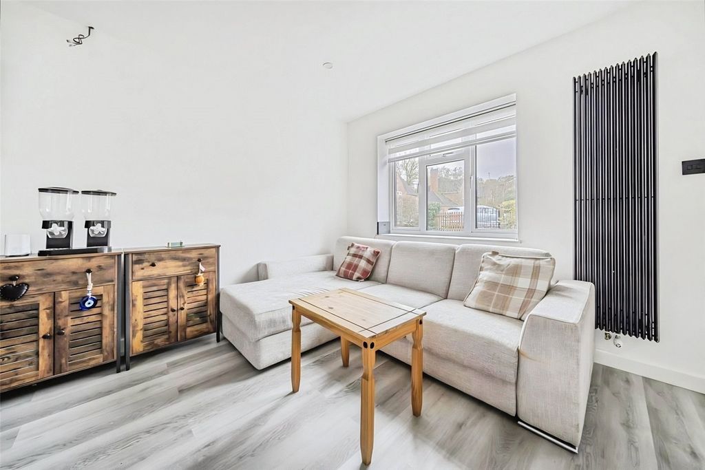 Property photo 2 of 14 Picture No. 13