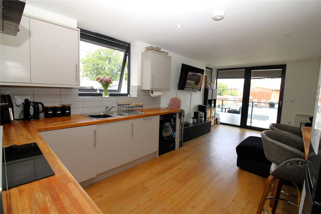Property photo 3 of 15 Picture No. 09