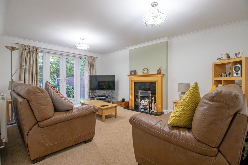 Property photo 2 of 33