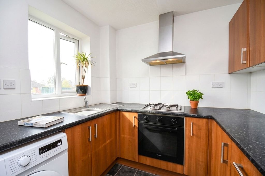 Property photo 3 of 8