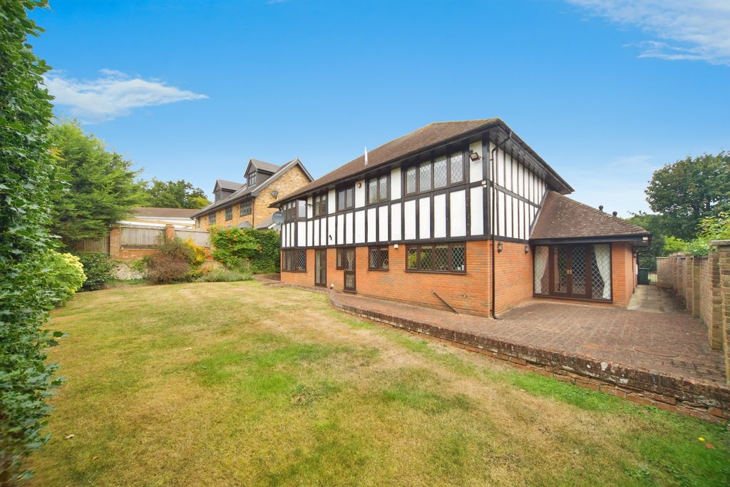 Property photo 3 of 24