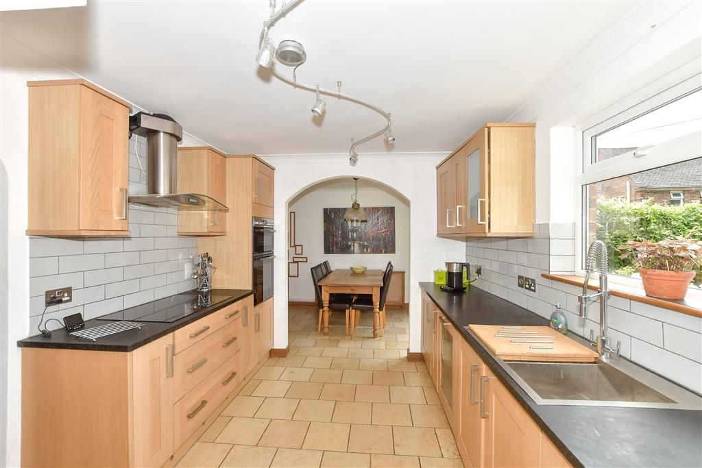 Property photo 3 of 14 Kitchen