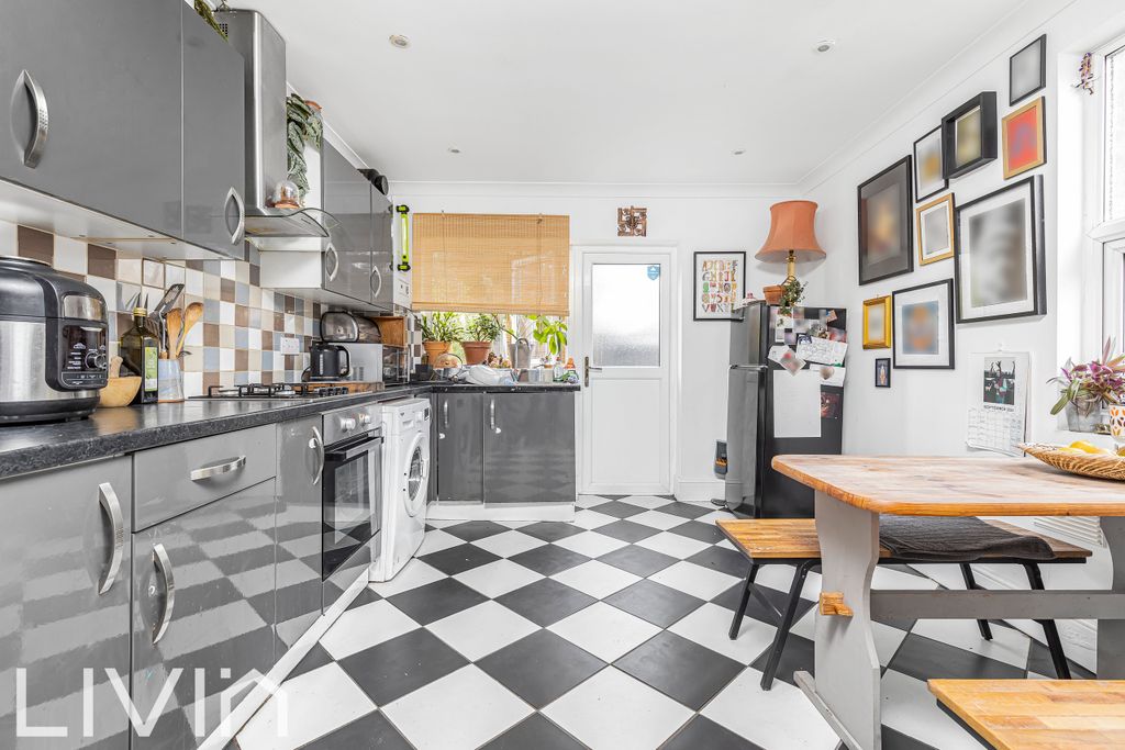 Property photo 2 of 12 025A1080