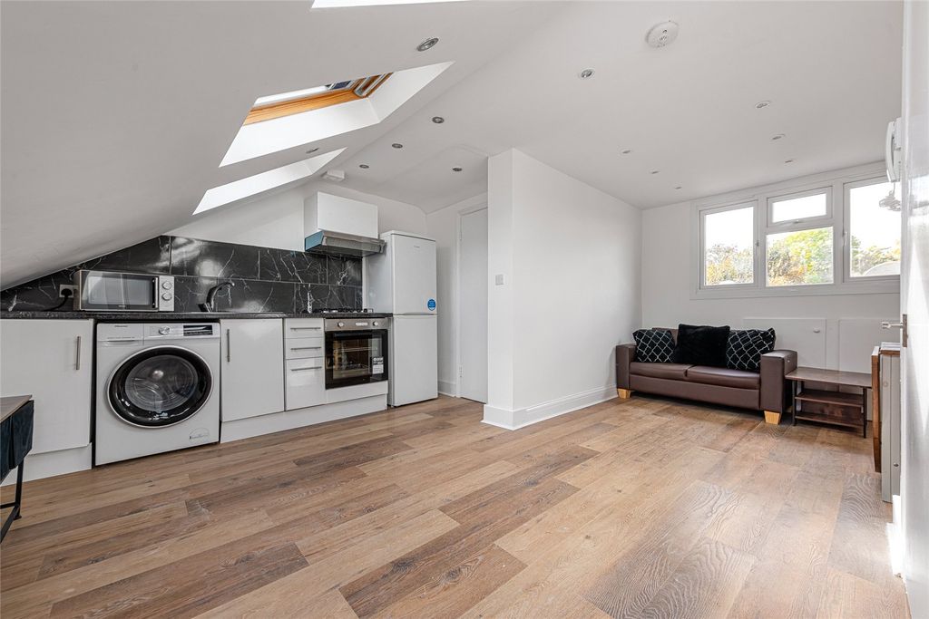 Property photo 3 of 10 Picture No. 09