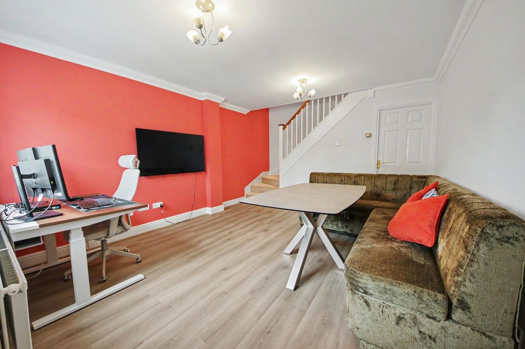 Property photo 3 of 10