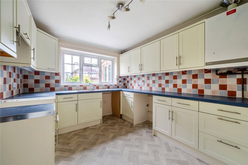 Property photo 2 of 14 Kitchen