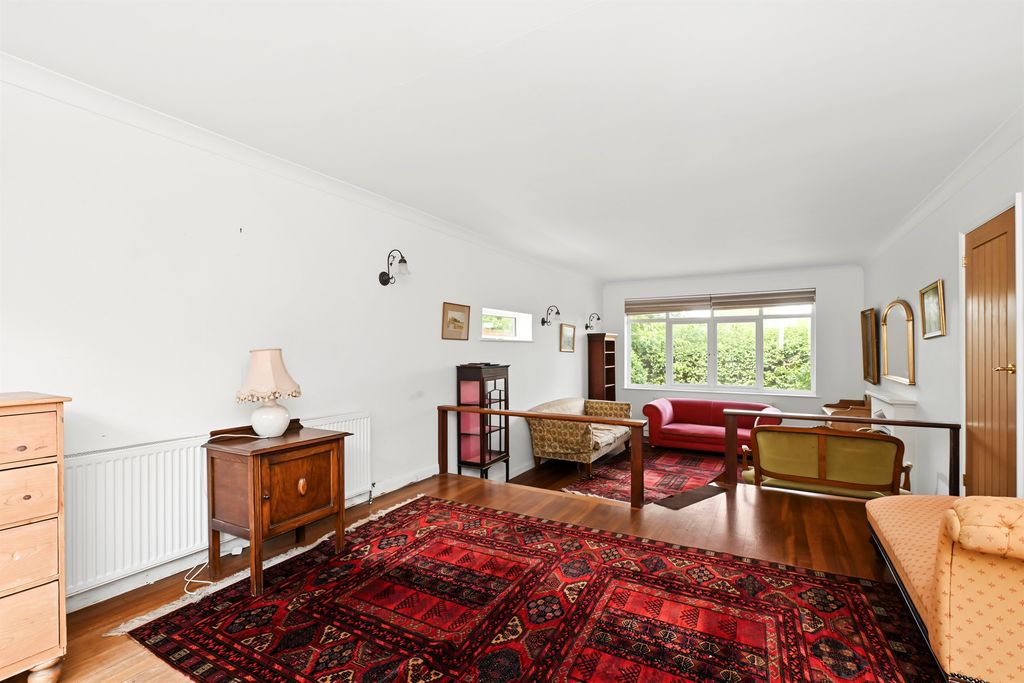 Property photo 3 of 24