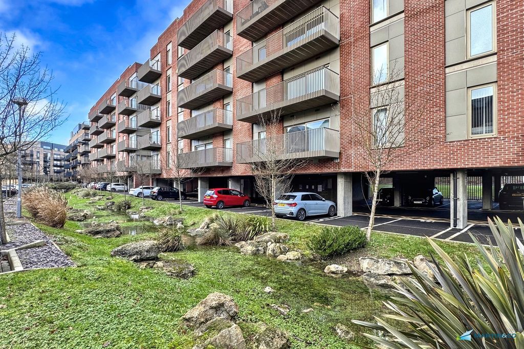 Property photo 1 of 12 Img_4643