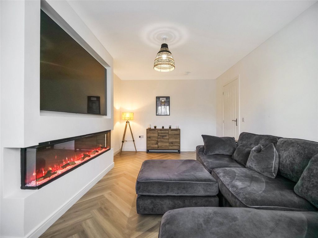 Property photo 3 of 25 Picture No. 02