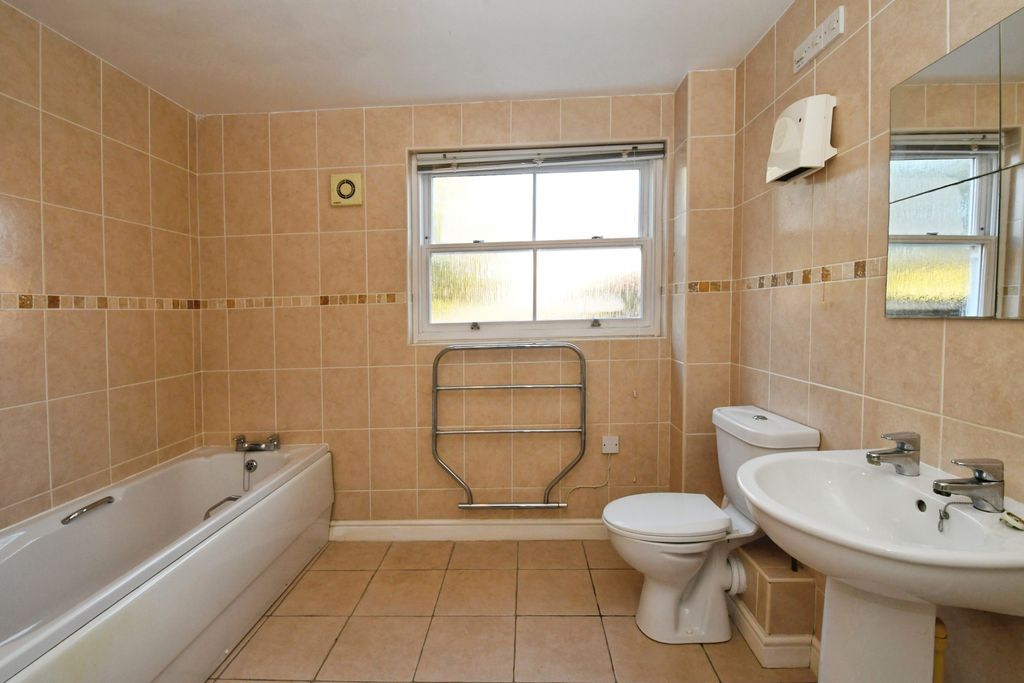 Additional image 11 of 3 bed flat for saleBennetts Mill Close, Woodhall Spa LN10