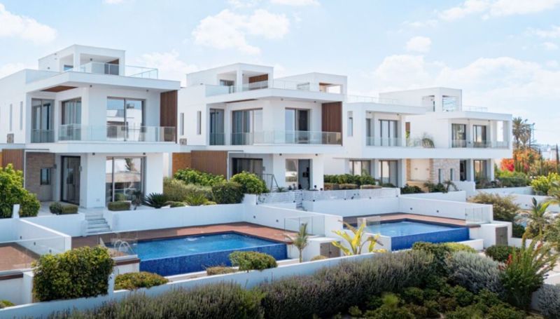 Property photo 2 of 23 Villas