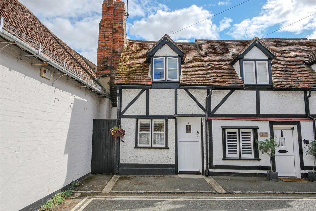 Property photo 1 of 11 Approach