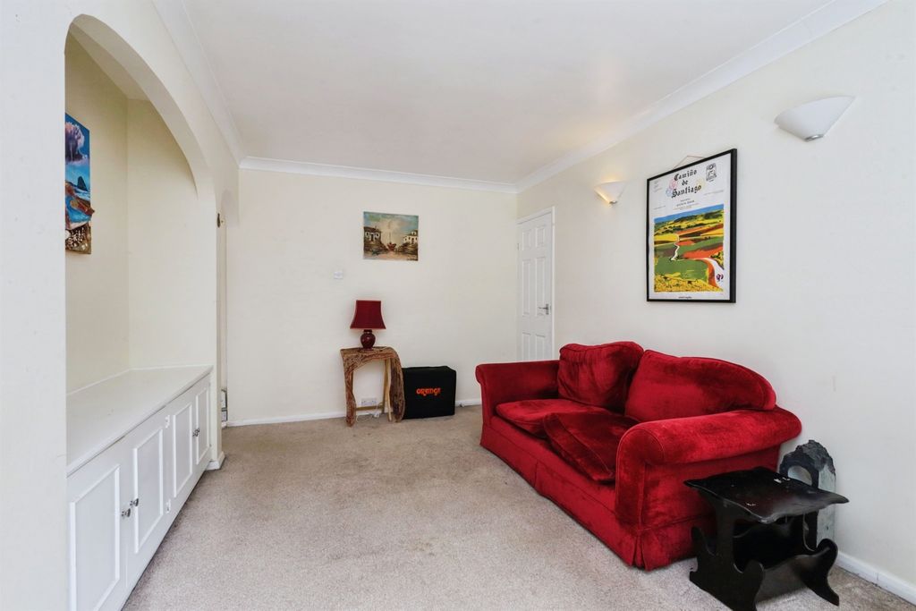 Property photo 3 of 10