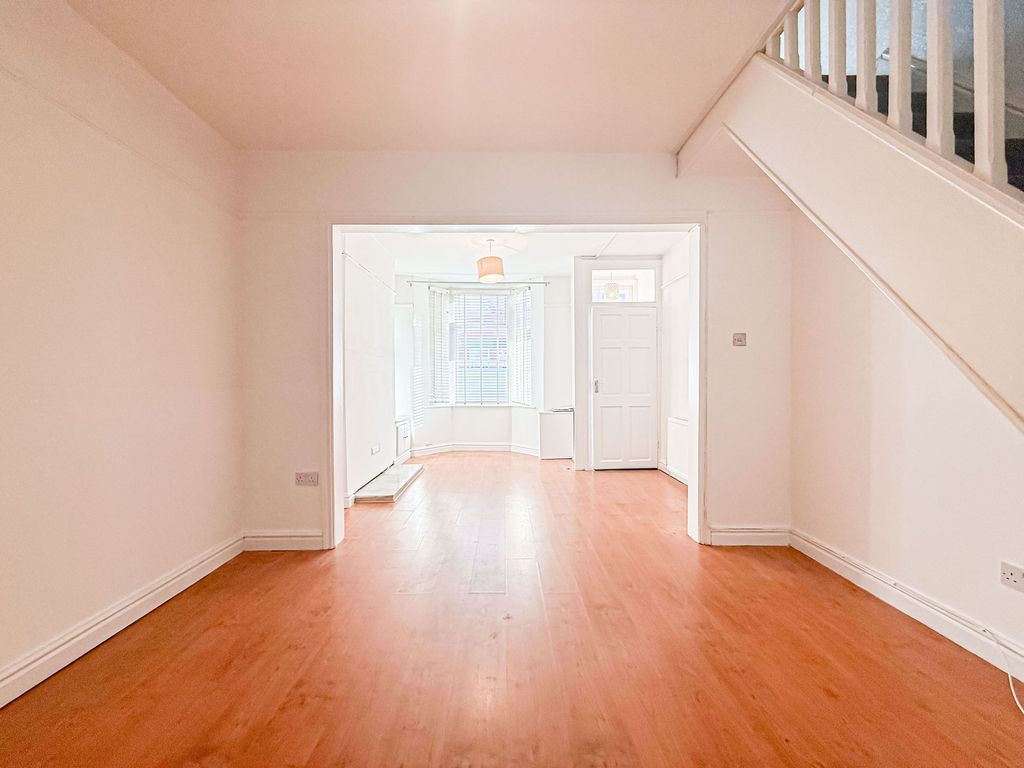 Property photo 3 of 12 Photo 13