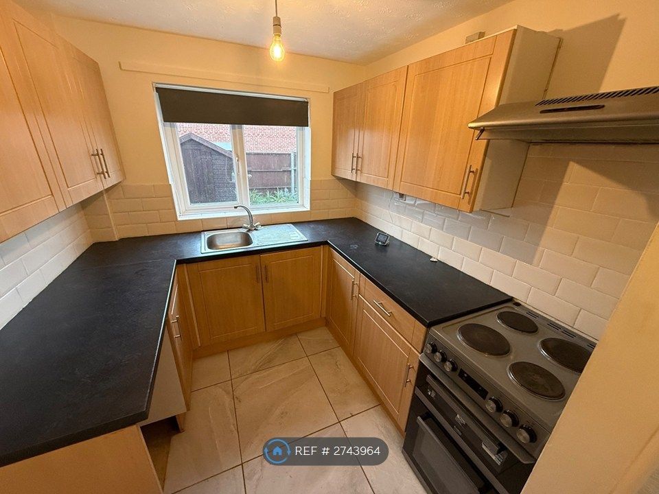 Property photo 2 of 9 Kitchen