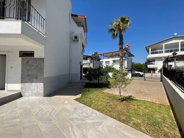Property photo 1 of 26 Delightful Triplex Villa In For Sale In Belek - Private Garden And Gated Drive For Parking