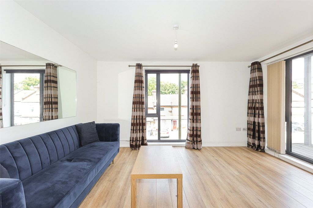 Property photo 2 of 16 Picture No. 08