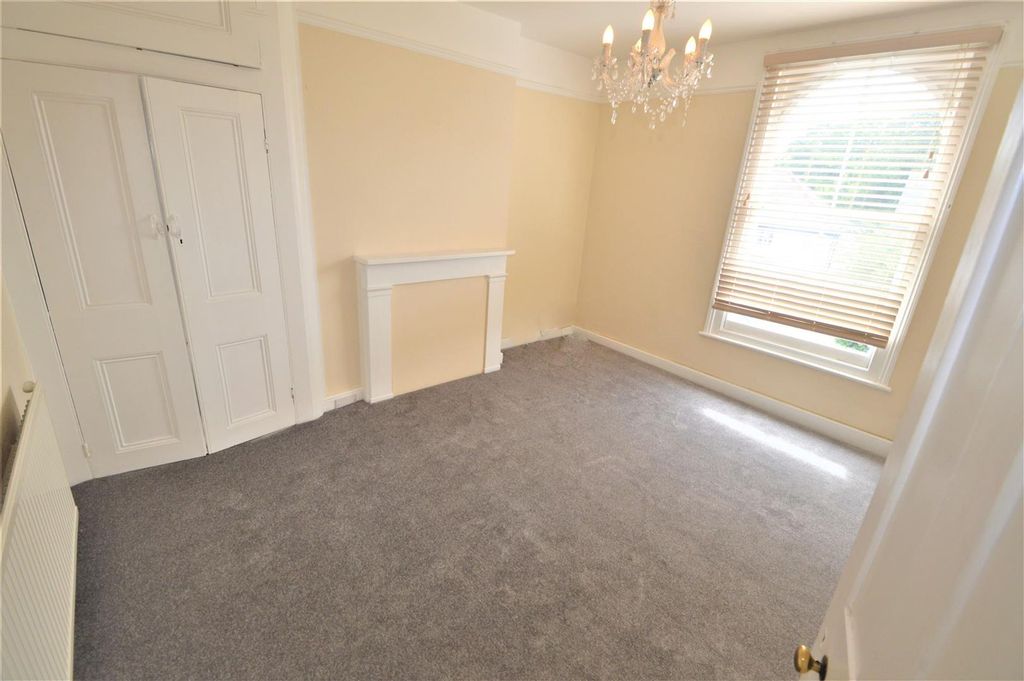 Property photo 3 of 4 Sutton Court Rd E13