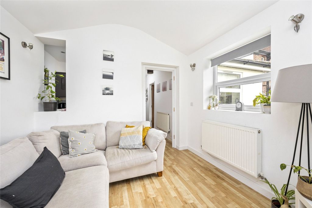 Property photo 3 of 16 Picture No. 10