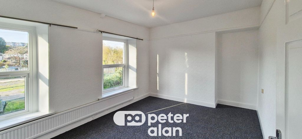Property photo 3 of 18 Image