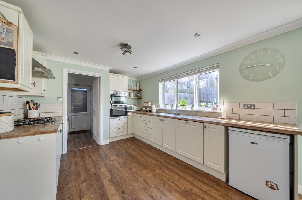 Property photo 3 of 18 Kitchen/Dining Room