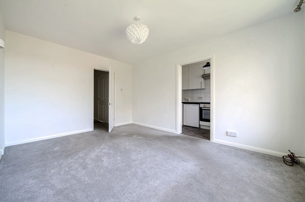 Property photo 2 of 8 Sitting Room