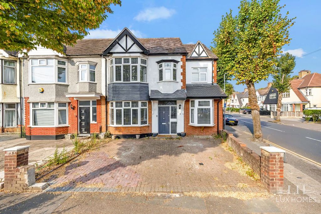 Property photo 1 of 28