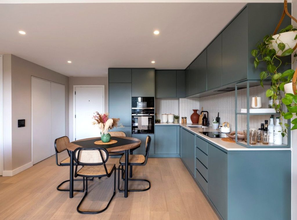 Property photo 3 of 14 Kitchen