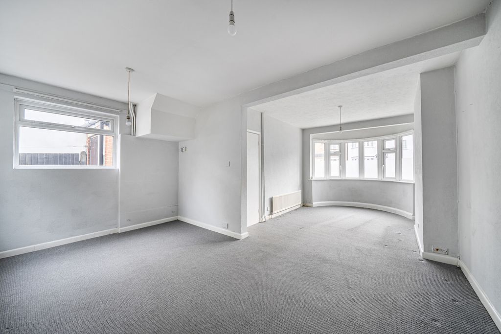 Property photo 2 of 20 1447736-1-69E1Fad...