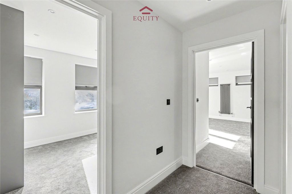 Property photo 3 of 11 Picture No. 06